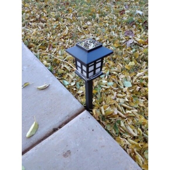 Solar Outdoor Lights，8 Pack LED Solar Lights Outdoor Waterproof, Solar - Picture 2 of 4